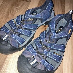 KEEN Newport H2 Navy Blue Waterproof Bumper Toe Hiking Trail Sandal Wo Size 8.5